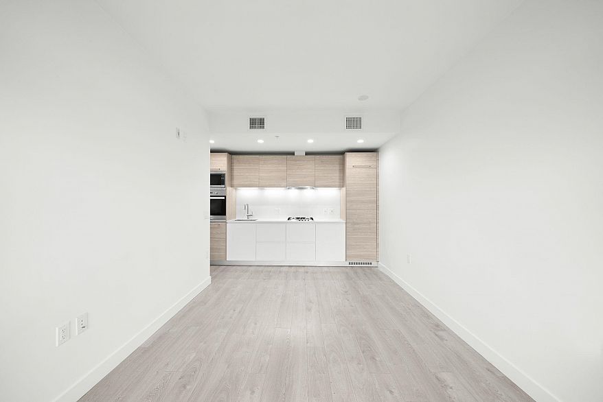 301 523 W King Edward Avenue