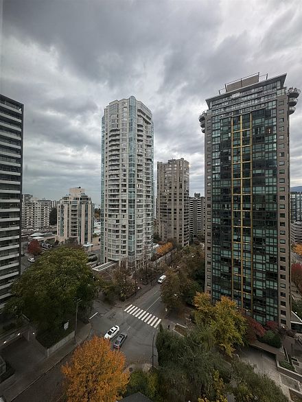 1501 1288 W Georgia Street
