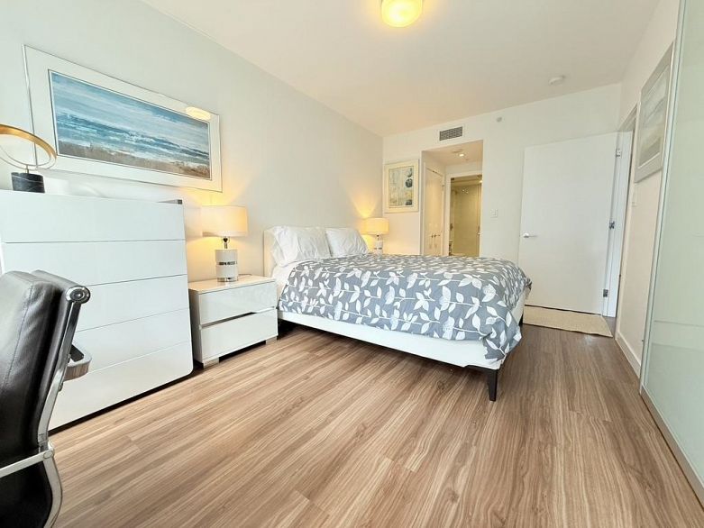 313 1661 Quebec Street