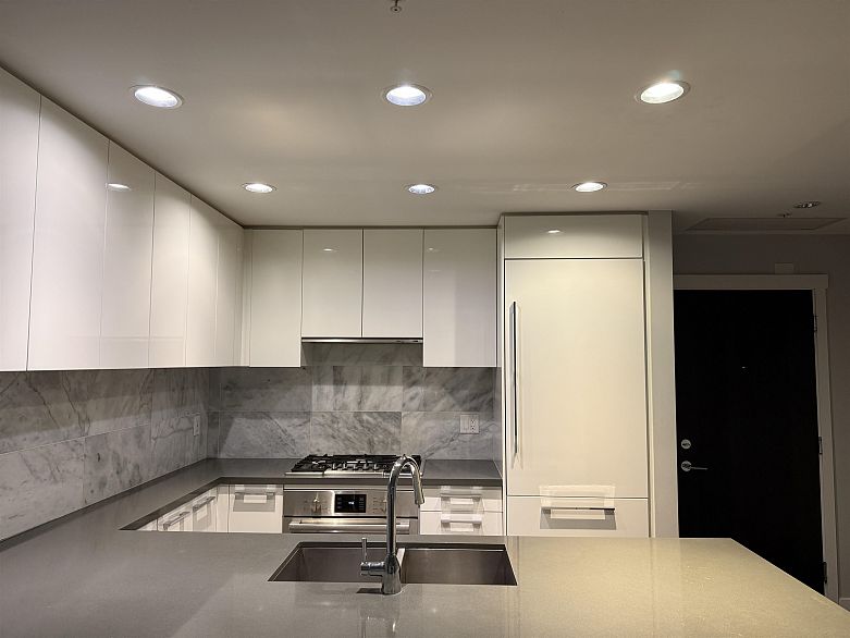 303 5628 Birney Avenue