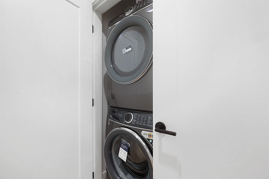 2 5554 Culloden Street