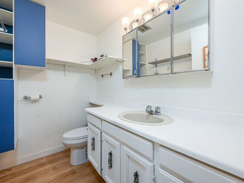 201 2336 Wall Street