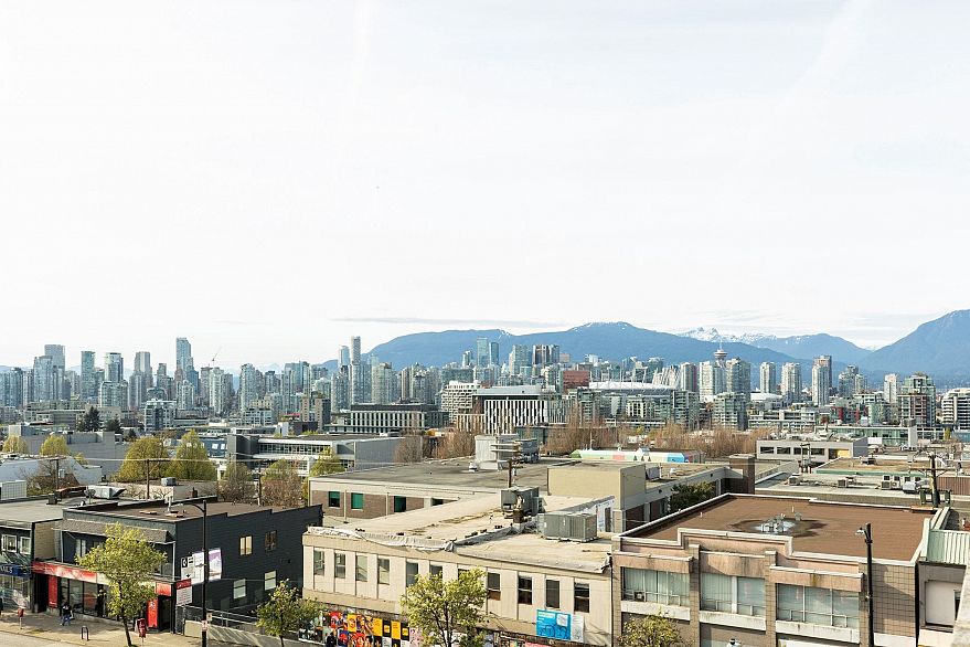 213 2511 Quebec Street