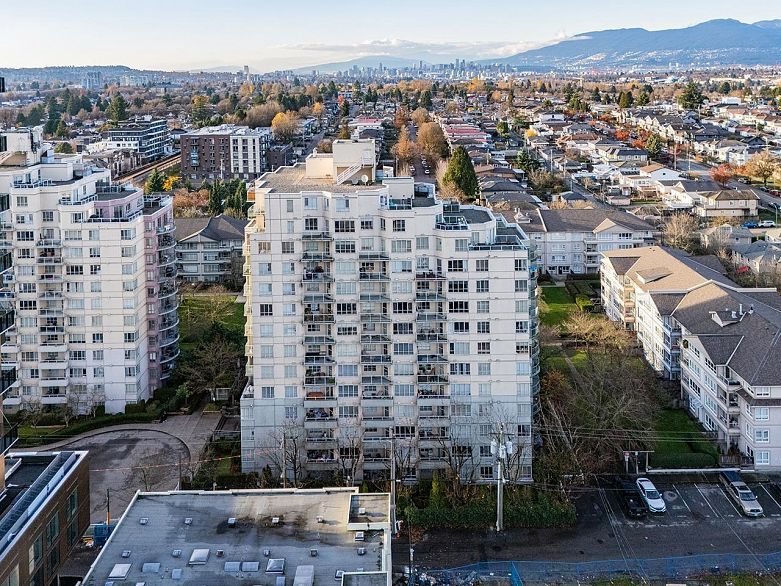 311 3489 Ascot Place