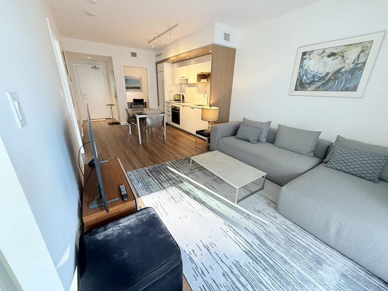 313 1661 Quebec Street