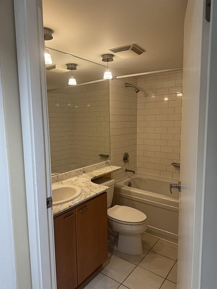 1501 1288 W Georgia Street