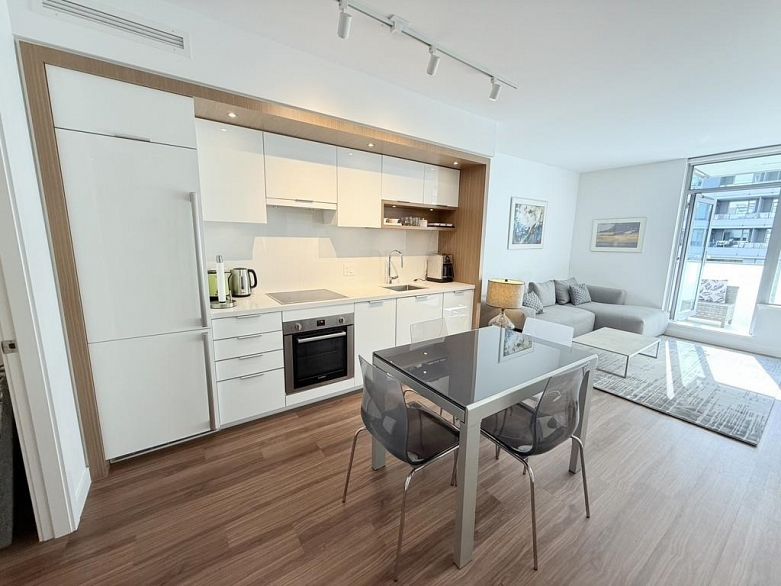 313 1661 Quebec Street