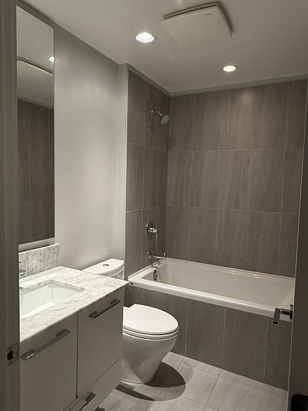 303 5628 Birney Avenue