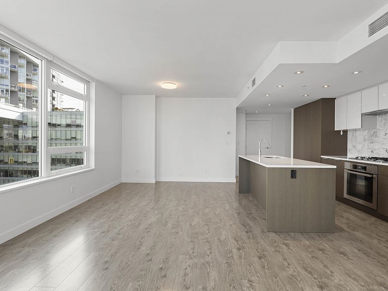 905 110 Switchmen Street