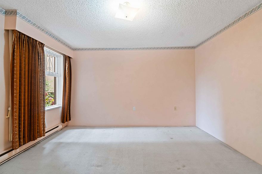 102 1352 W 10th Avenue