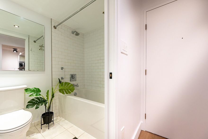 304 1855 Nelson Street