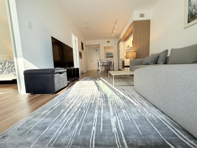 313 1661 Quebec Street