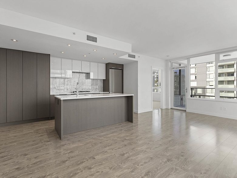 905 110 Switchmen Street