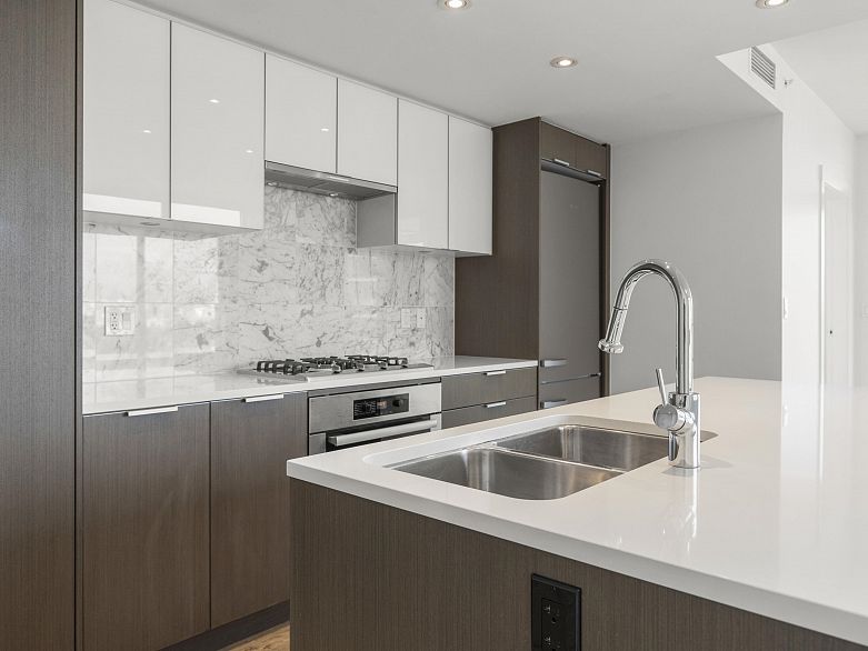 905 110 Switchmen Street