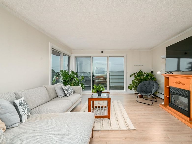 201 2336 Wall Street