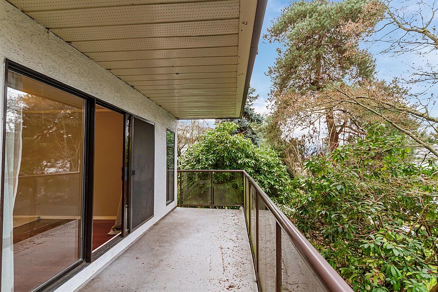 201 2222 Prince Edward Street