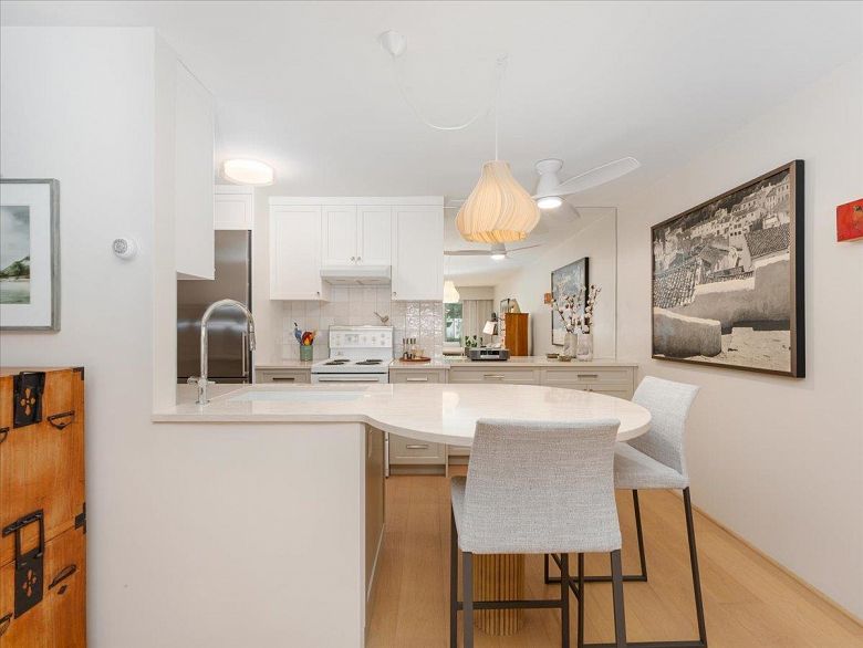 108 3787 W 4th Avenue