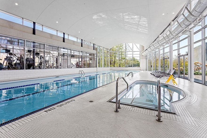 1802 455 Beach Crescent