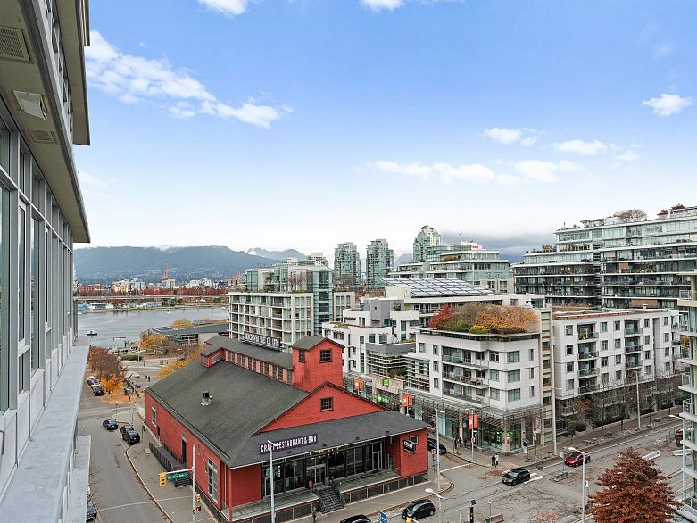 1006 108 W 1st Avenue