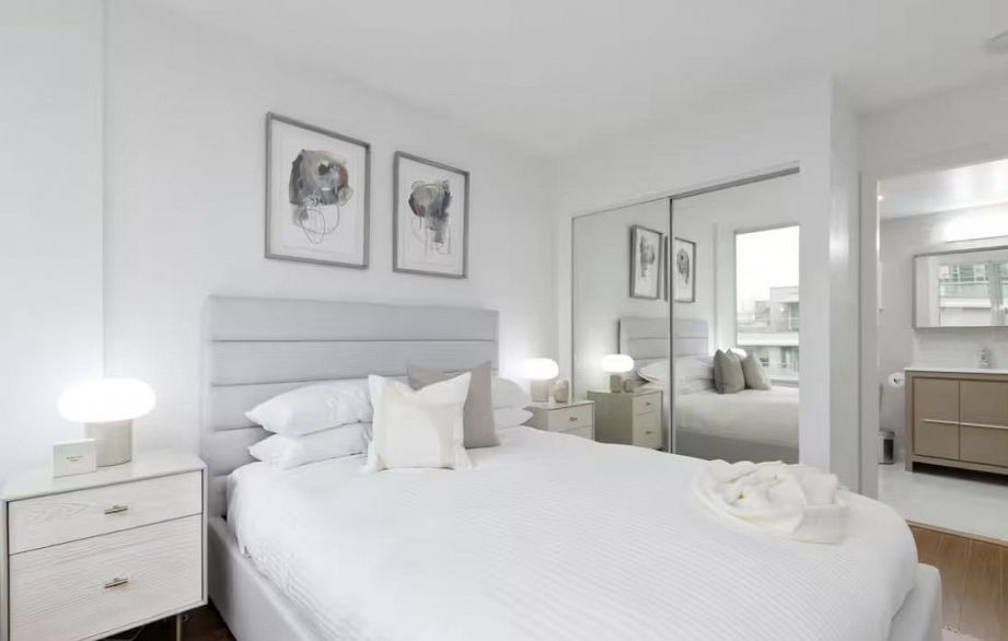 701 633 Abbott Street