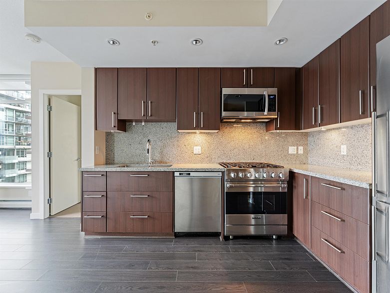 1006 108 W 1st Avenue