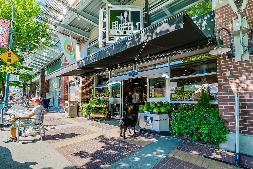 PH2803 1067 Marinaside Crescent