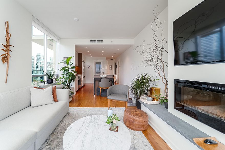 1506 1005 Beach Avenue