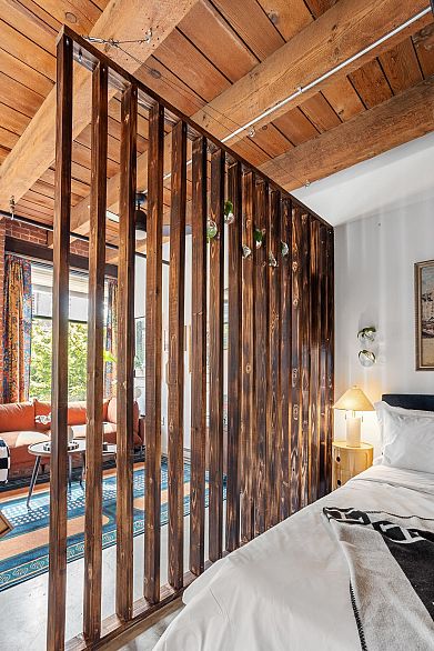 310 55 E Cordova Street