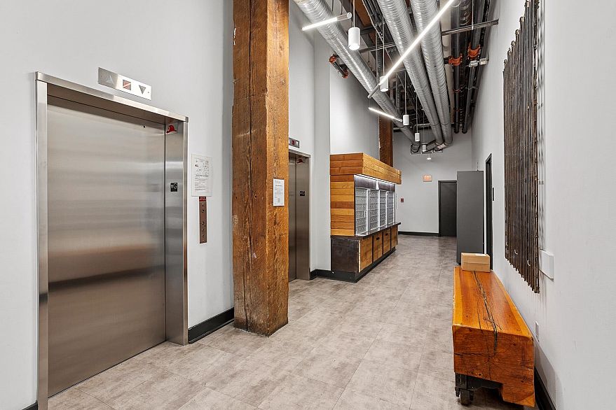 310 55 E Cordova Street