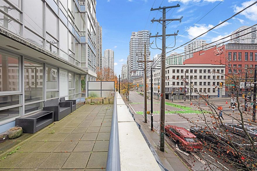 307 928 Beatty Street