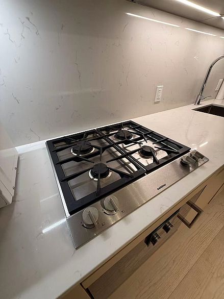 3312 1289 HORNBY, Vancouver BC V6Z 0G7