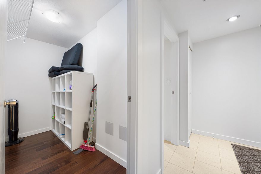 307 928 Beatty Street