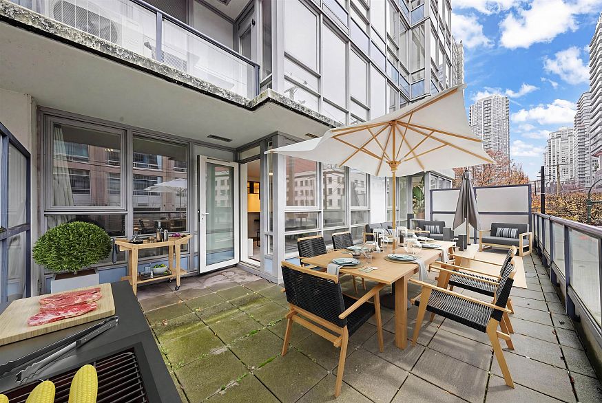 307 928 Beatty Street