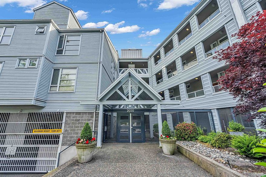 208 2020 E Kent Avenue South