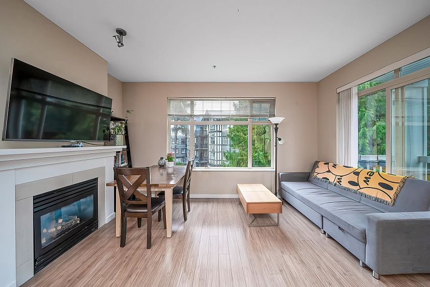 313 4883 Maclure Mews