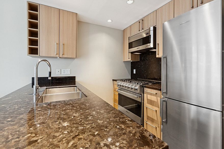 1001 108 W 1st Avenue