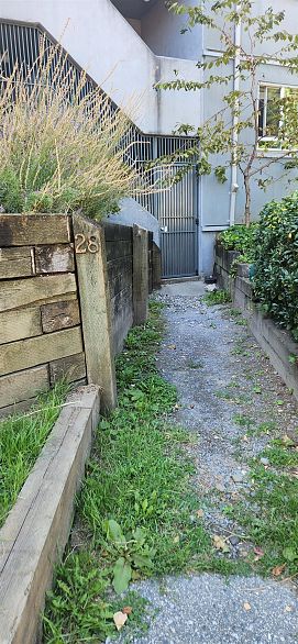 28 1345 W 4th Avenue