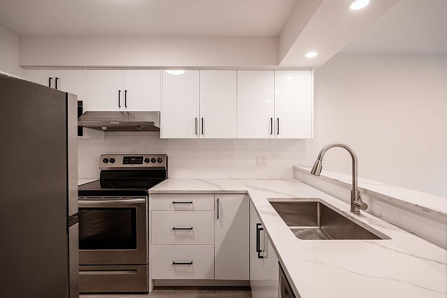 203 1615 Frances Street