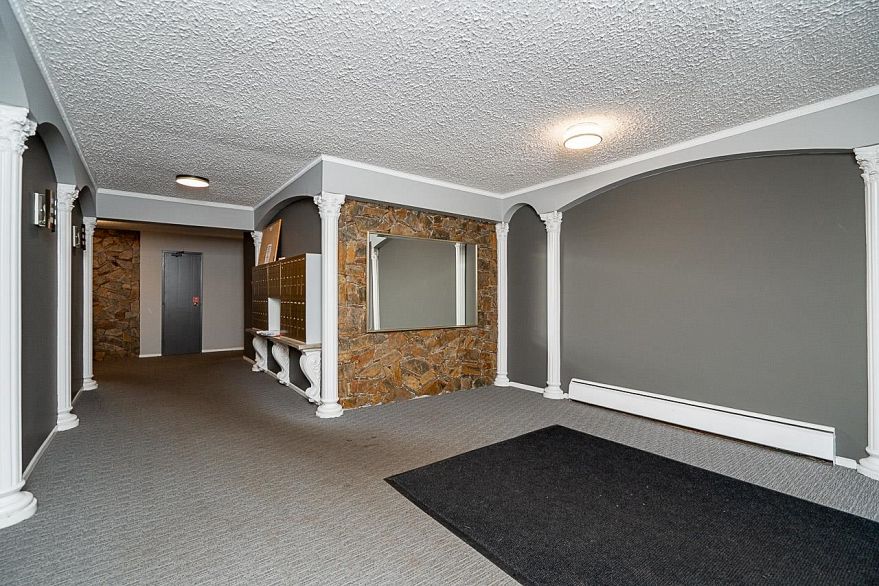 114 1950 W 8th Avenue