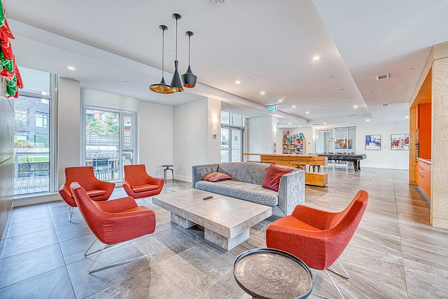 1806 285 E 10th Avenue