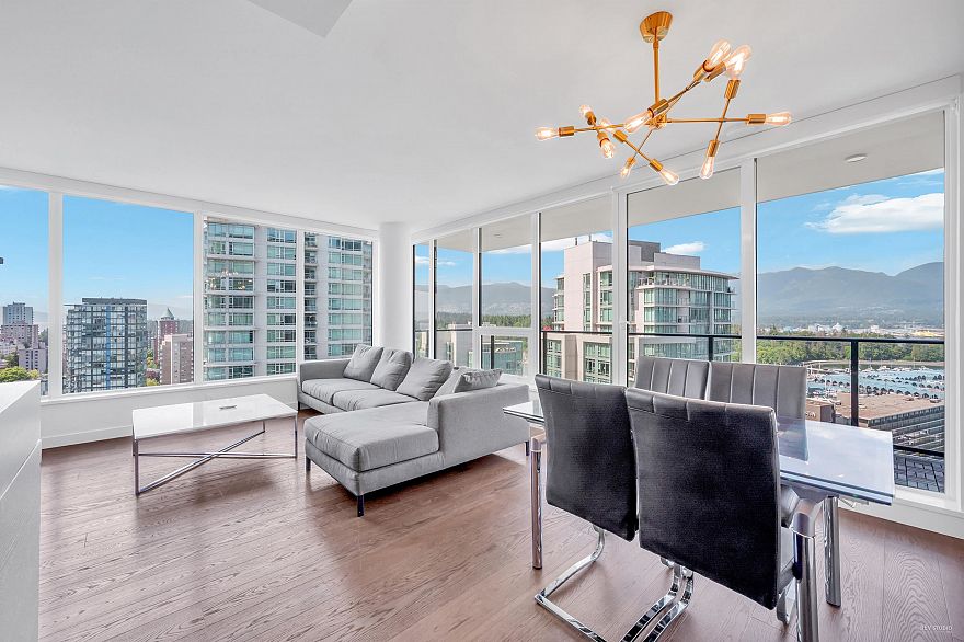 2001 620 Cardero Street