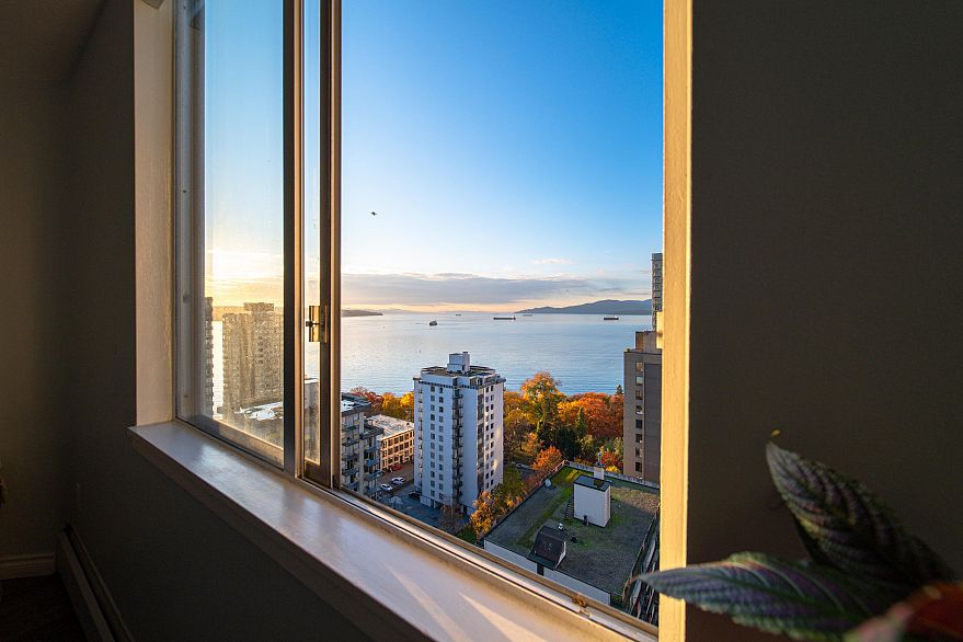 2004 1251 Cardero Street