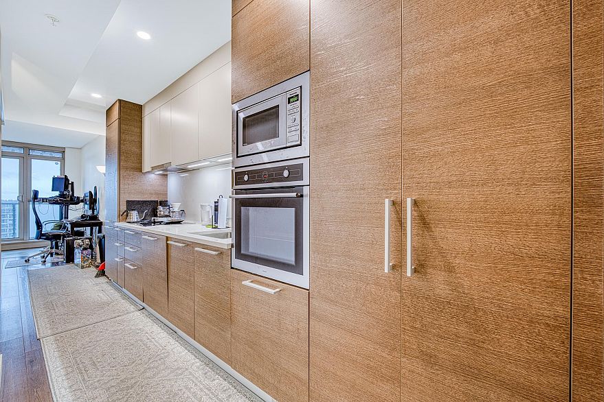 1806 285 E 10th Avenue