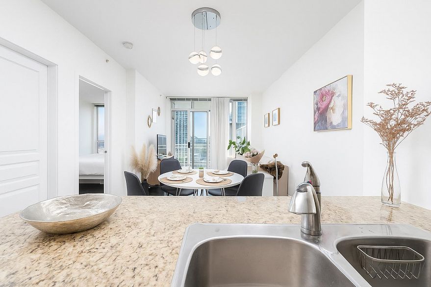 709 4078 Knight Street