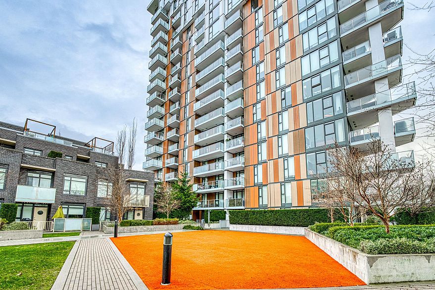 1806 285 E 10th Avenue