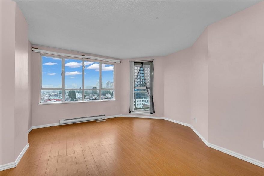 910 3489 Ascot Place