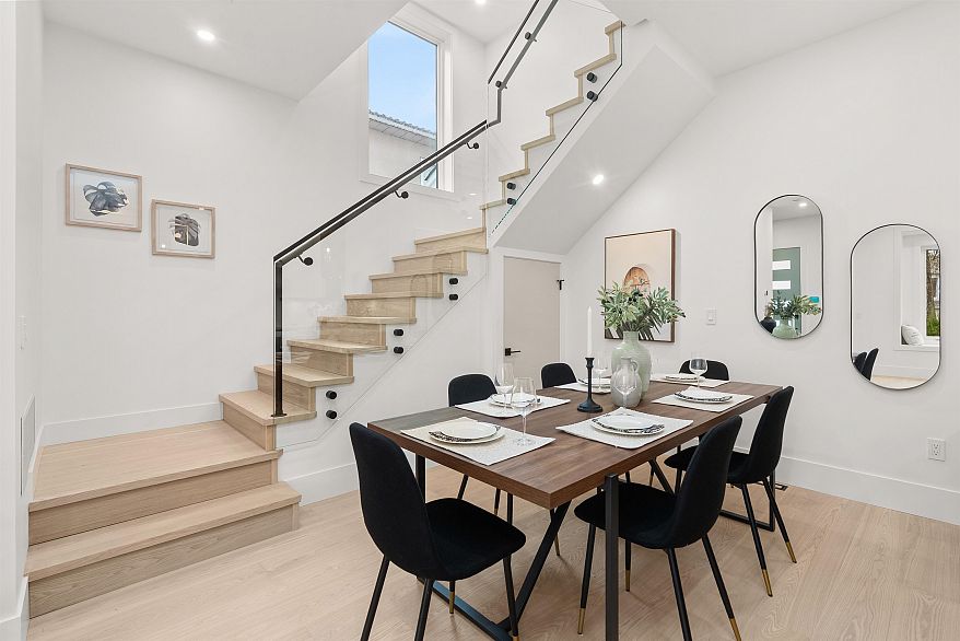 1 1822 E 14th Avenue