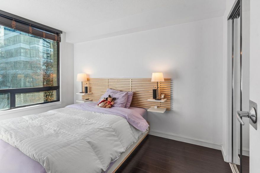 403 1003 Burnaby Street