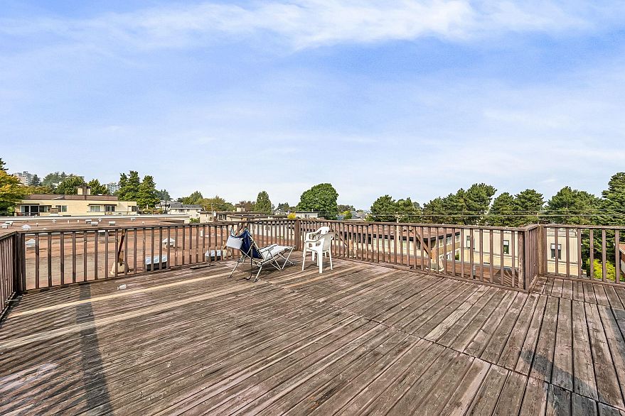 207 2025 W 2nd Avenue