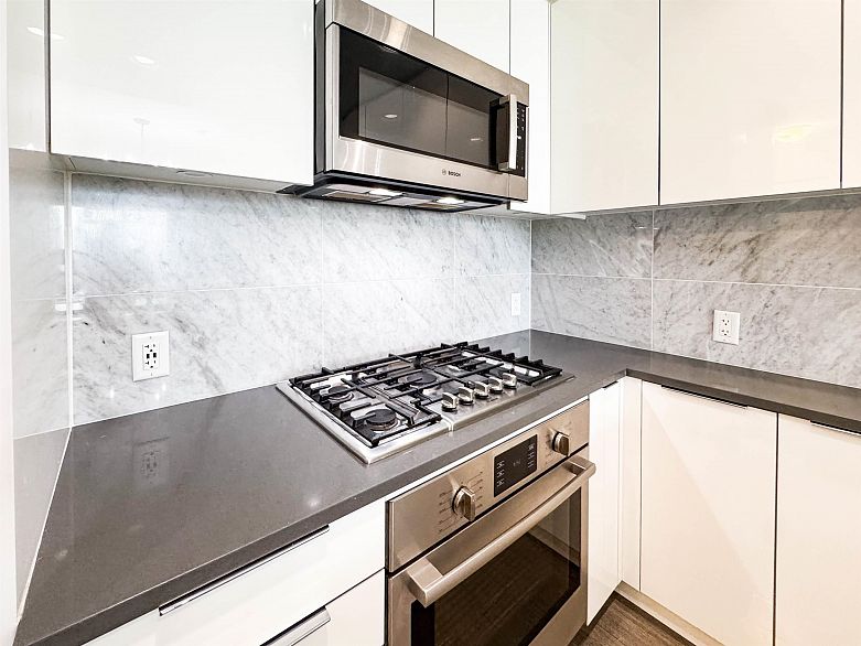 404 3289 Riverwalk Avenue